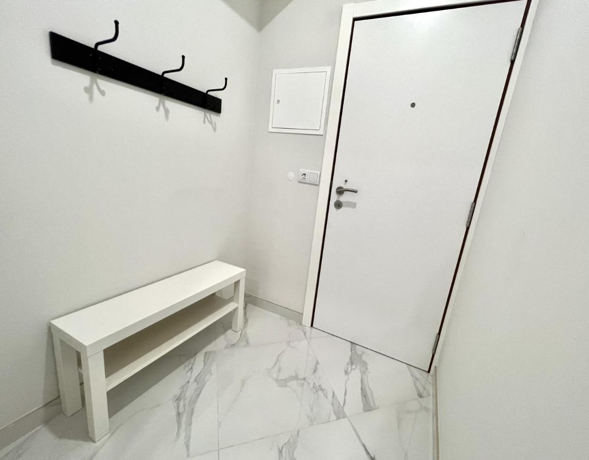 Apartment Aman - Near The By Hd